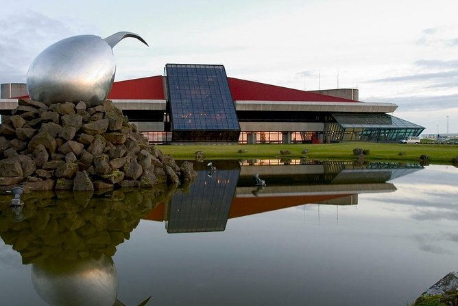 Reykjavik area to Keflavik Private Luxury Airport Transfer - A Direct Ride Across Iceland’s Southwest