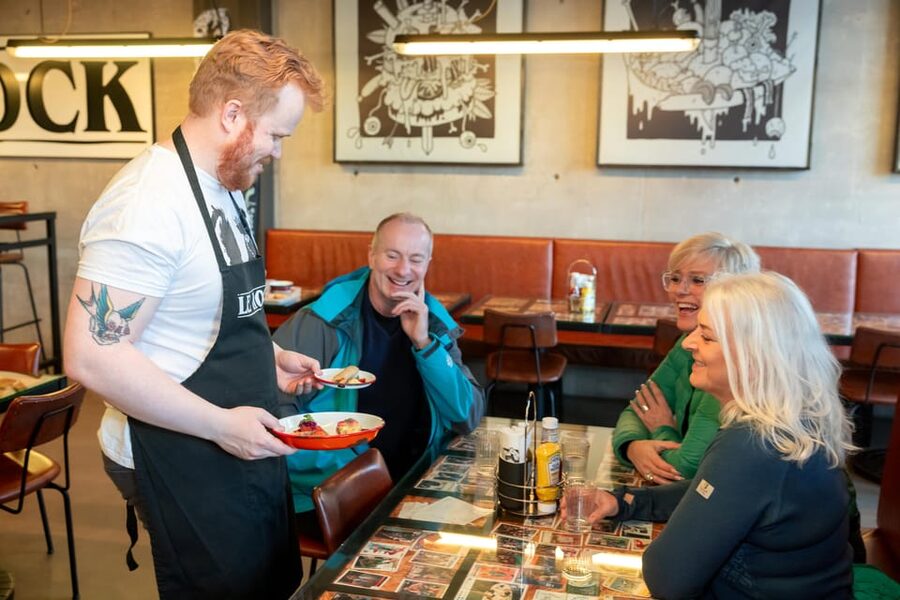 Reykjavik: Christmas Food Tour with Tastings and Drinks - Laufabrauð, the patterned bread worth noticing