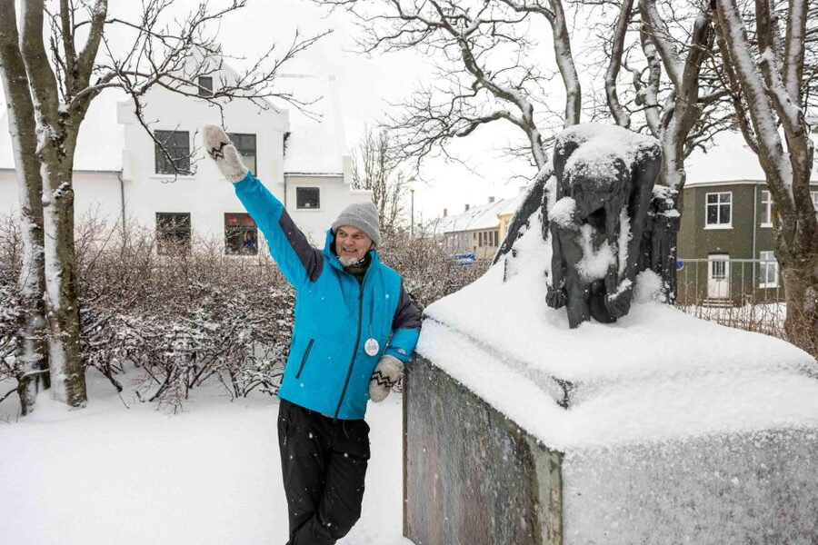 Reykjavik: Feline-Focused City Walking Tour - Kattakaffihúsið, the warm center of the tour