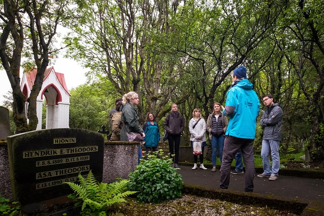 Reykjavik Folklore Walking Tour: Meet the Elves, Trolls & Ghosts of Iceland - The old graveyard and Skúli Magnússon