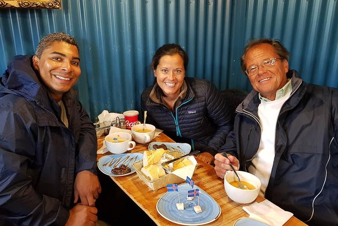 Reykjavik Food Lovers Tour - Icelandic Traditional Food - Hakarl and the final drink near Hallgrimskirkja