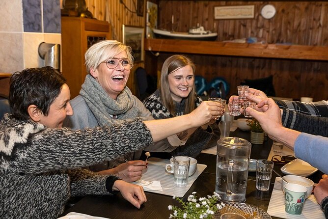 Reykjavik Food Lovers Tour - Icelandic Traditional Food - The guides make the difference