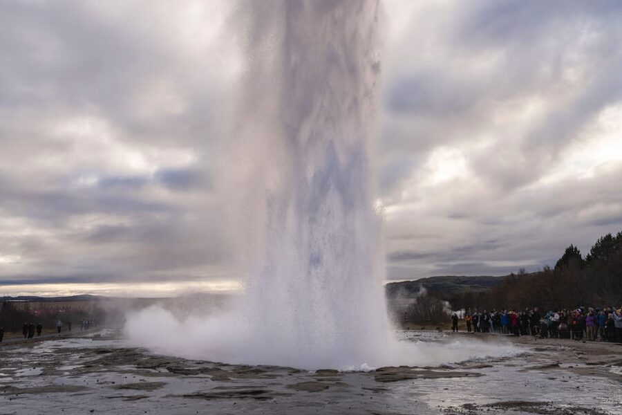 Reykjavík: Golden Circle and Silfra Snorkeling Combo Tour - Gullfoss delivers the biggest view