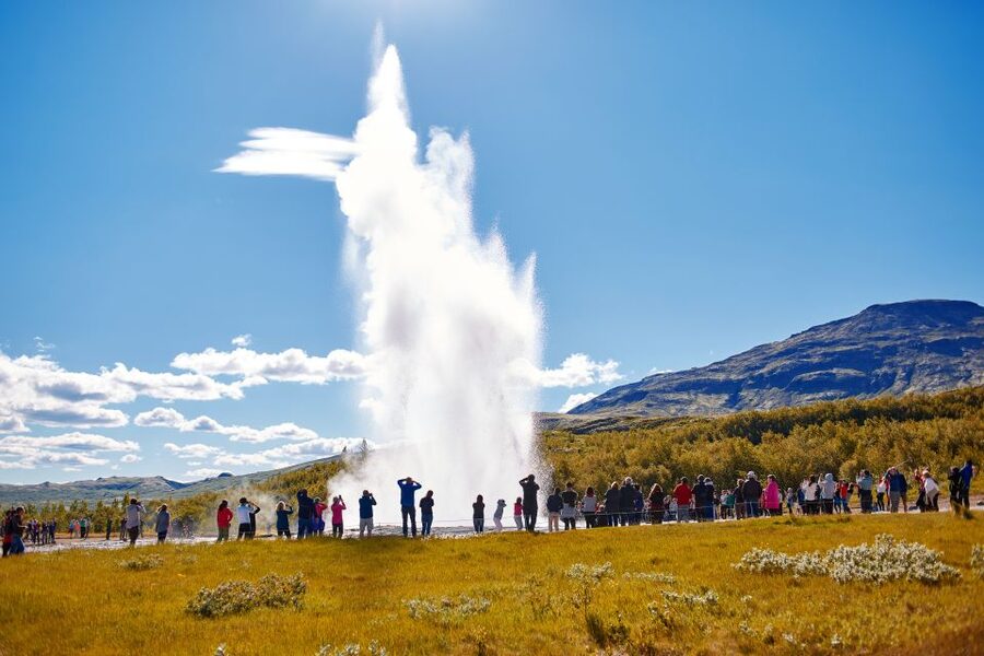 Reykjavik: Golden Circle Day Trip with Blue Lagoon Transfer - Pick-up, food, clothing, and timing