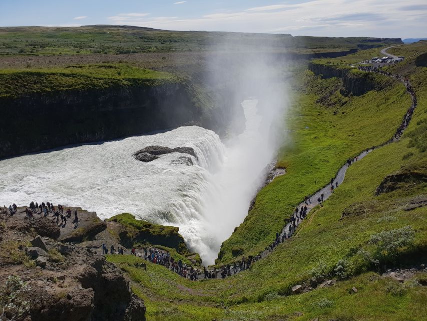 Reykjavik: Golden Circle, Kerid Crater, & Blue Lagoon Tour - Kerid Crater and its red volcanic rim