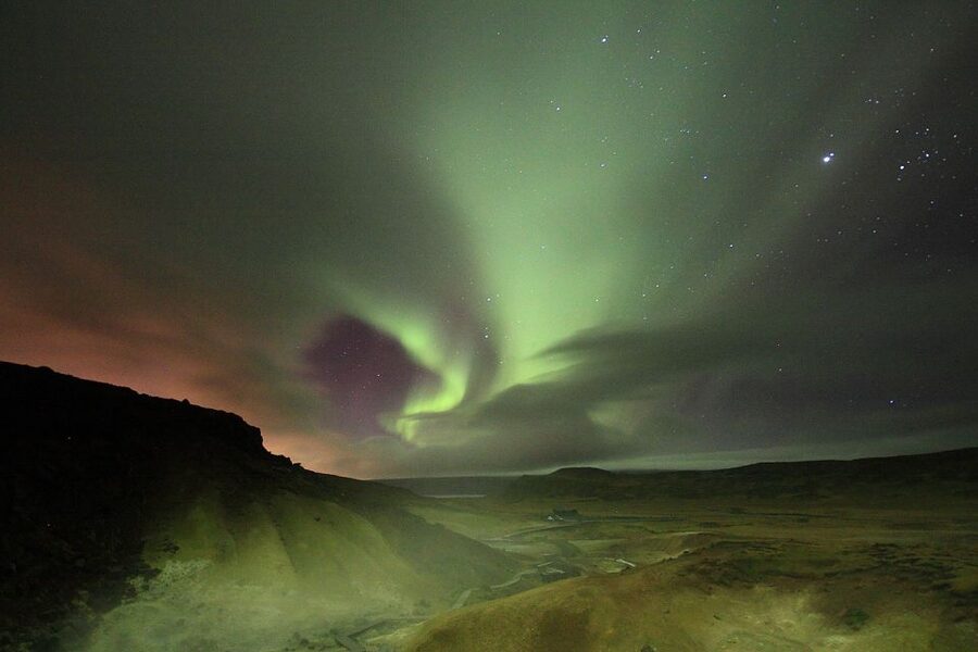 Reykjavik: Golden Circle & Northern Lights 4x4 Tour - The evening search for Northern Lights