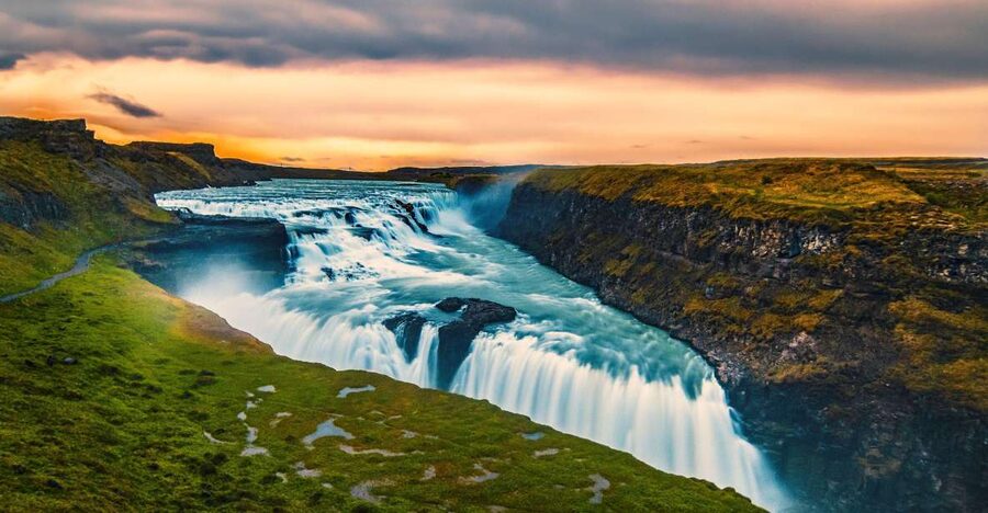 Reykjavik: Golden Circle, Tomato Farm and Kerið Crater Tour - Þingvellir: Iceland’s opening chapter