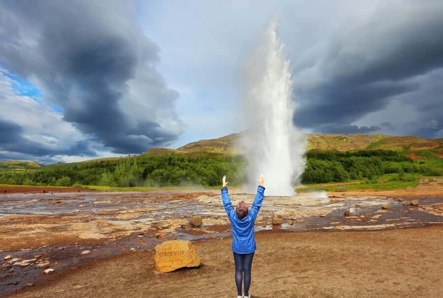 Reykjavik: Golden Circle Tour and Sky Lagoon Entry Ticket - Reykjavik pickup requires a little care