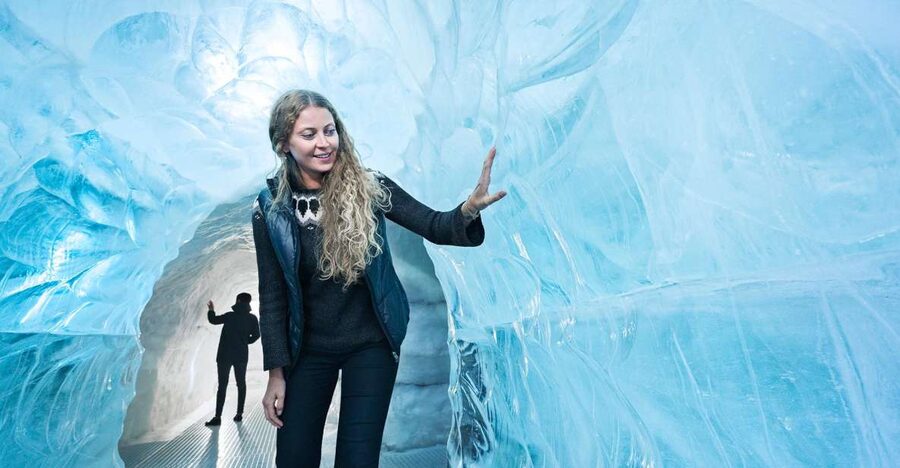 Reykjavík: Golden Circle Tour & Perlan Museum Tour - Starting in Reykjavík and heading south