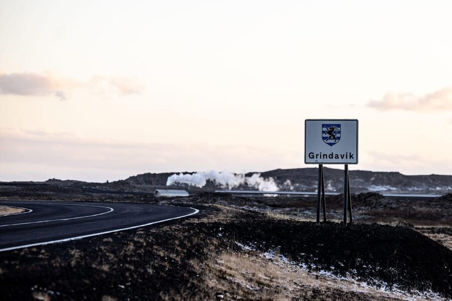 Reykjavik: Guided Tour to Volcano and Reykjanes Geopark - Hiking near Fagradalsfjall and the recent lava fields