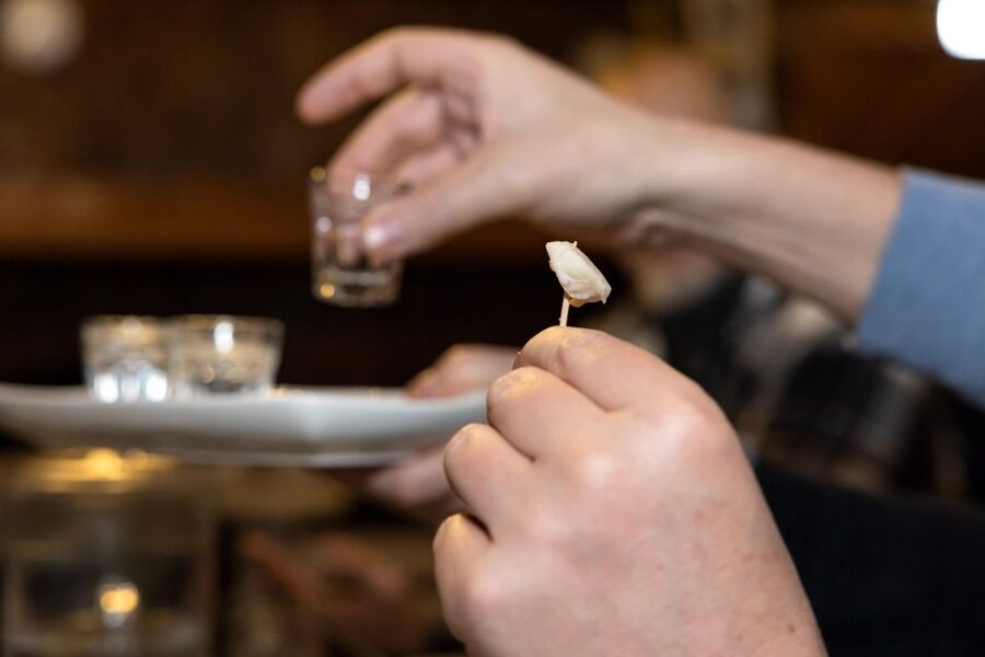 Reykjavik: Icelandic Food Tour - The final restaurant stop and local drink