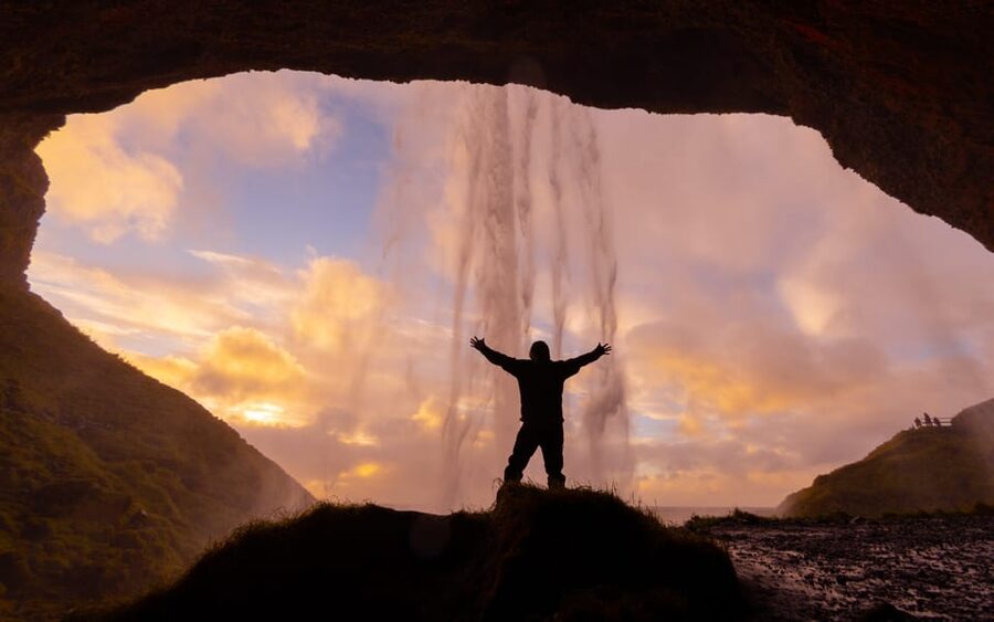 Reykjavík: Iconic Glacier Hike, South Coast & Waterfalls - Seljalandsfoss and Gljúfrabúi on the return
