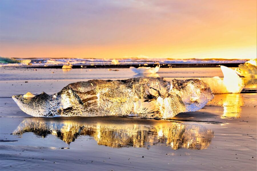 Reykjavik: Jokulsarlon Glacier Lagoon Full-Day Guided Trip - Why Jökulsárlón makes the long ride worthwhile
