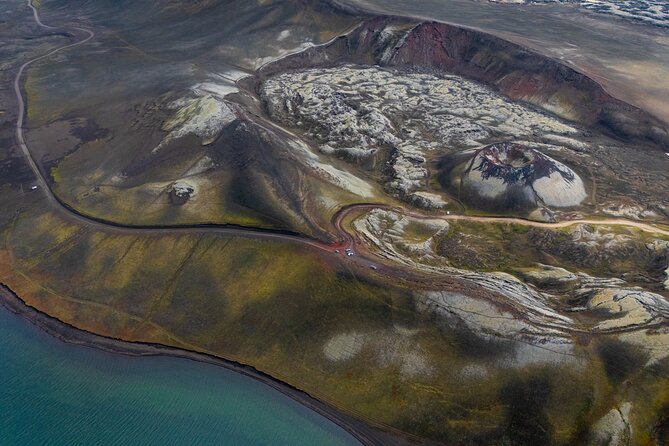 Reykjavík: Landmannalaugar & Icelandic Highlands Super Jeep Tour - Hjálparfoss and the first change of scenery