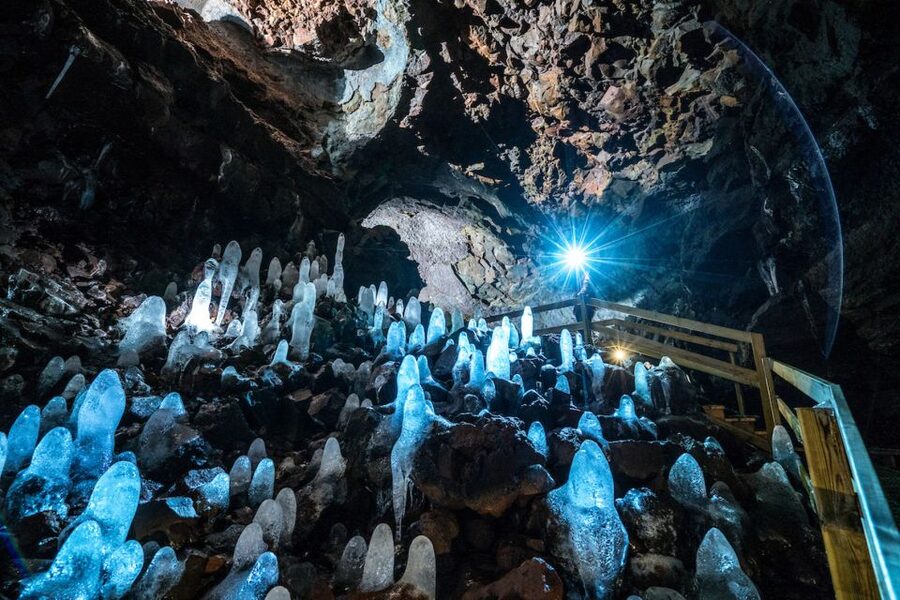 Reykjavik: Lava Cave, Hot Springs, and Waterfalls Tour - Deildartunguhver, Iceland’s steaming powerhouse
