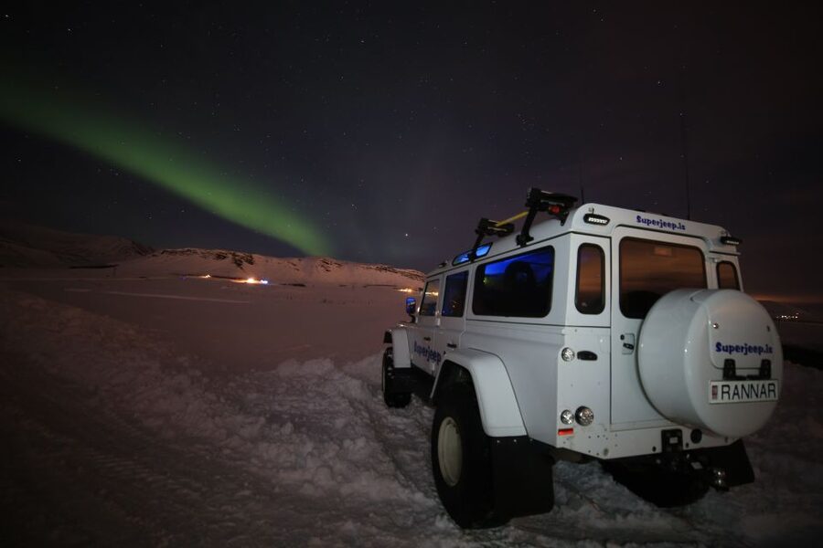 Reykjavik: Northern Lights Experience by Superjeep - The Guide Makes the Difference During the Wait