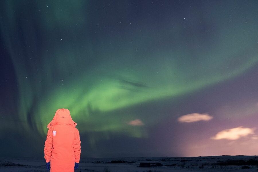 Reykjavik: Northern Lights Group Tour with Photos - The free retry changes the value
