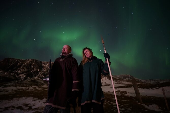 Reykjavik Northern Lights Tour with Pro Aurora Photos Small Group - What happens at the viewing stops