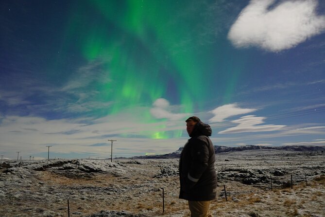 Reykjavik Northern Lights Tour with Pro Aurora Photos Small Group - Professional aurora photos, and what to expect