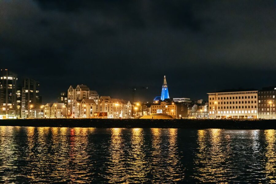 Reykjavik: Northern Lights Yacht Tour - How the aurora viewing actually works