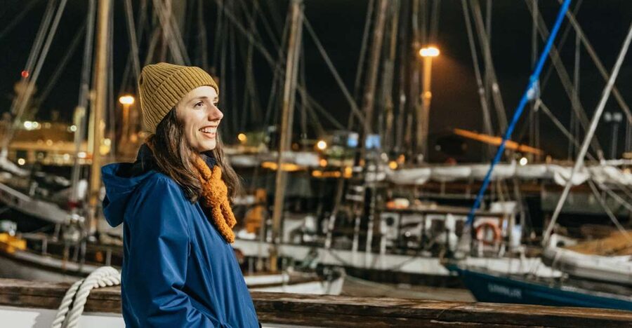 Reykjavik: Northern Lights Yacht Tour - The first half hour on Faxaflói Bay