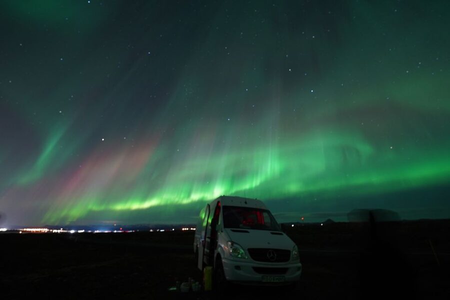 Reykjavik: Premium Northern Lights Tour with Free Photos - Seeing the aurora, and photographing it