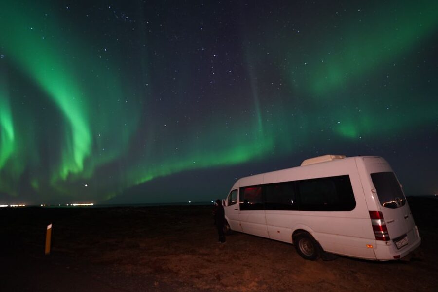Reykjavik: Premium Northern Lights Tour with Free Photos - Why the meteorologist-led route matters
