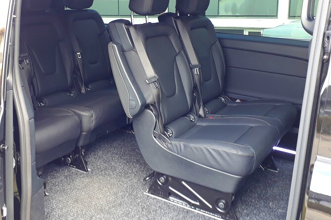 Reykjavik-Private Transfer to/from Keflavík Airport - Meeting your driver at the airport or hotel