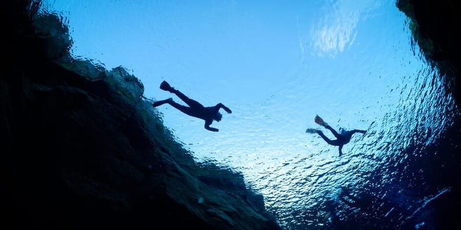 Reykjavík: Silfra Fissure Snorkeling and Lava Caving Tour - Finding the Silfra meeting point