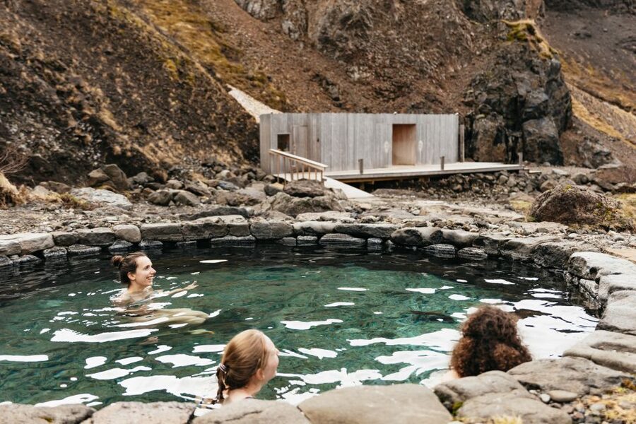 Reykjavik: Silver Circle Tour, Canyon Ride, & Thermal Baths - Deildartunguhver: Iceland’s geothermal engine