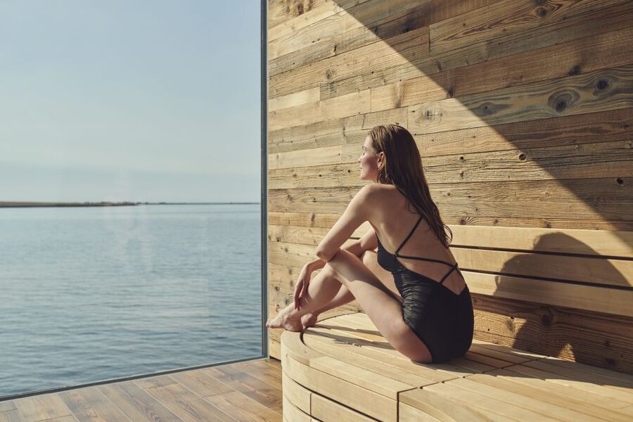 Reykjavik: Sky Lagoon Entrance Pass With 7-Step Spa Ritual - How Sky Lagoon compares with a typical hot pool visit