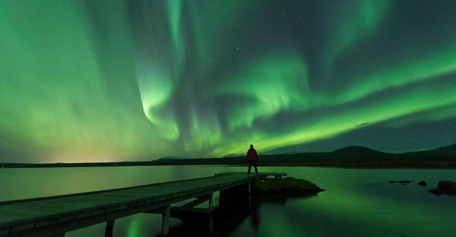 Reykjavik: Small Group Northern Lights Tour - Meeting at BSI and settling into the bus