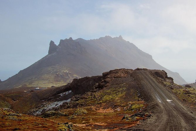 Reykjavik: Snaefellsnes National Park Small Group Trip - An 8 a.m. start and a small coach