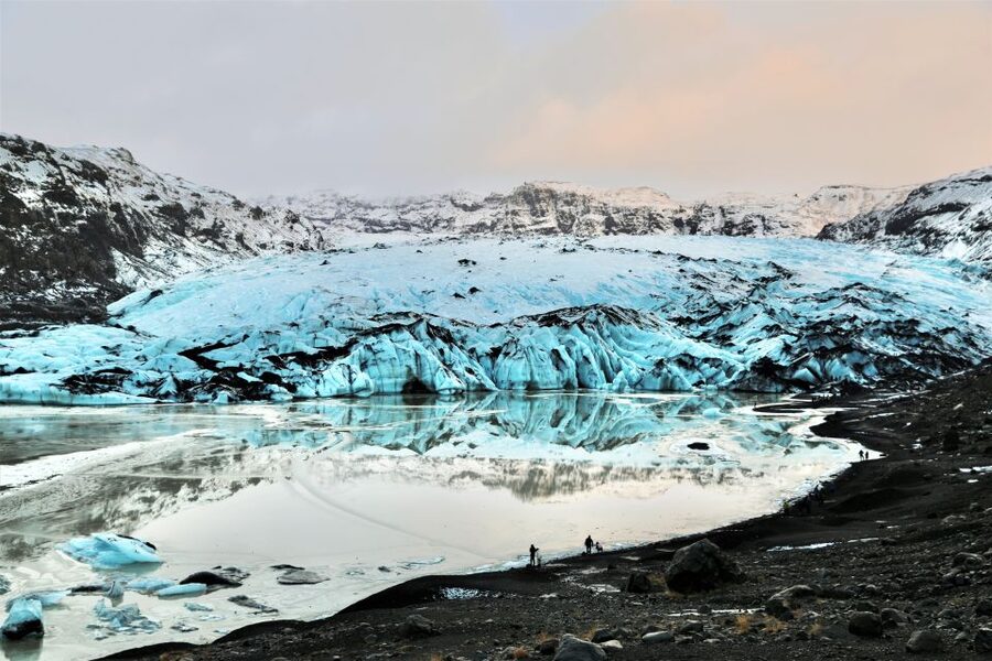 Reykjavík: South Coast Waterfalls, Black Sand & Glacier Tour - Vík is more than a lunch break