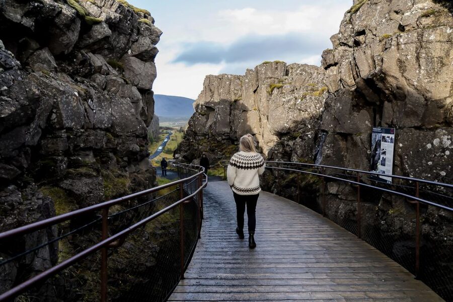 Reykjavik: The Golden Circle Day Tour - Guides can make the bus ride part of the experience