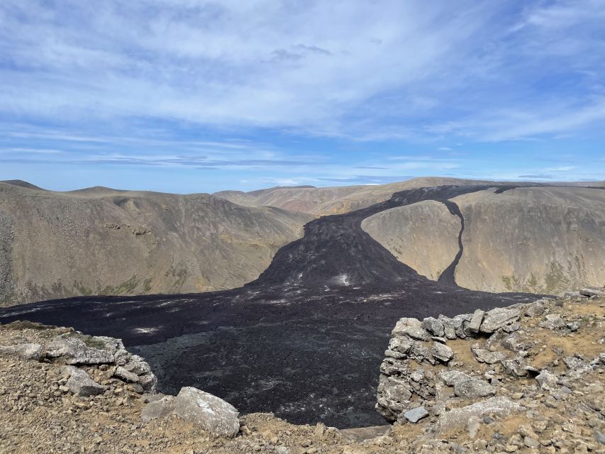 Reykjavík: Volcano Hike, Visit Grindavík and Blue Lagoon - What the $271 price really buys