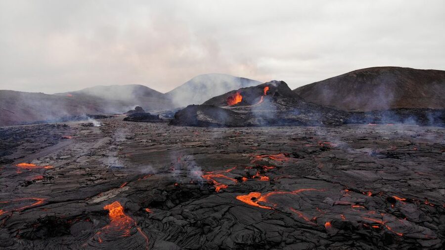 Reykjavík: Volcano Hike, Visit Grindavík and Blue Lagoon - Who should book this experience