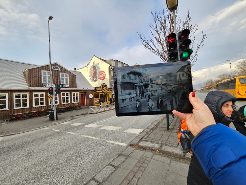 Reykjavik: World War II Walking tour around the city centre - Reaching the Old Harbour and the British landing site
