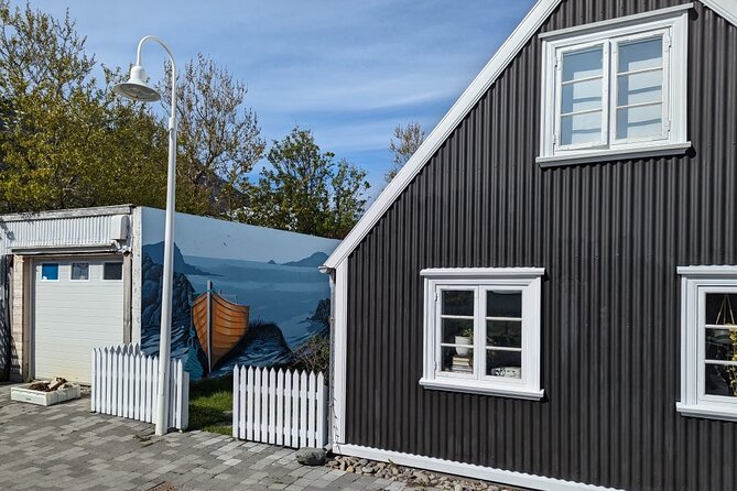 Self-Guided Tour of Ísafjörður: Art, History, and Architecture - Remembering seafarers at the Fishermen’s Monument