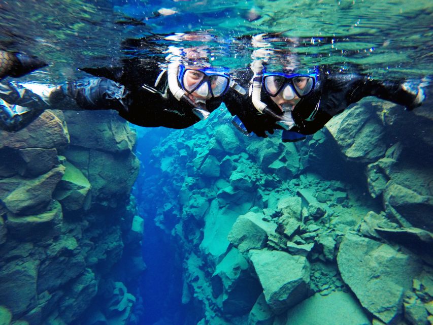 Silfra: Half-Day Snorkeling Day Trip with Underwater Photos - Choosing the right season