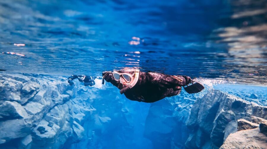 Silfra: Snorkeling Tour Between Tectonic Plates - Cold, claustrophobia, and what the gear really feels like