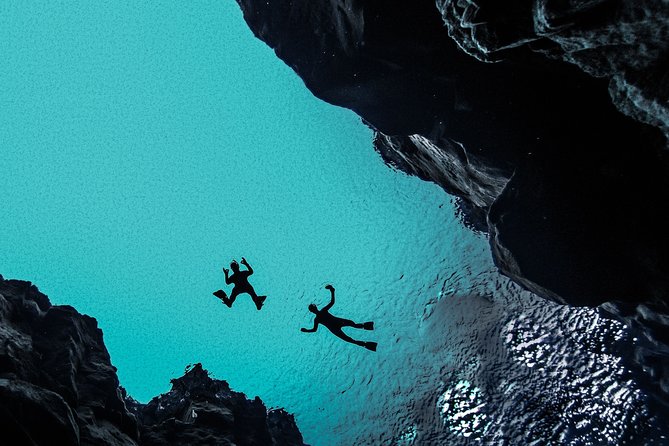 Silfra Wetsuit Snorkeling Tour with Underwater Photos - From Reykjavik - The 30 to 40 minutes in the fissure