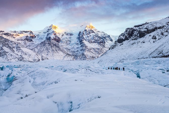 Skaftafell: Blue Ice Cave & Glacier Hike on Vatnajökull - Clothing and footwear you must take seriously
