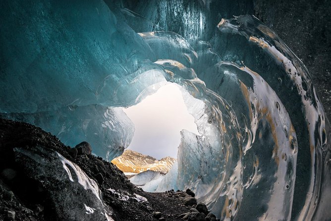 Skaftafell: Blue Ice Cave & Glacier Hike on Vatnajökull - Who should book this experience