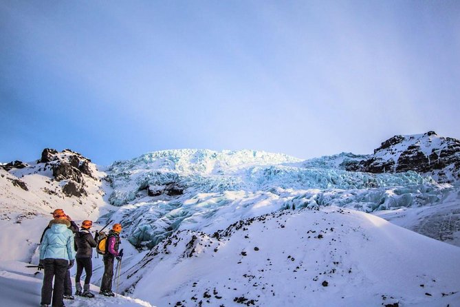 Skaftafell: Blue Ice Glacier Hike on Vatnajökull - The rocky approach to Falljökull