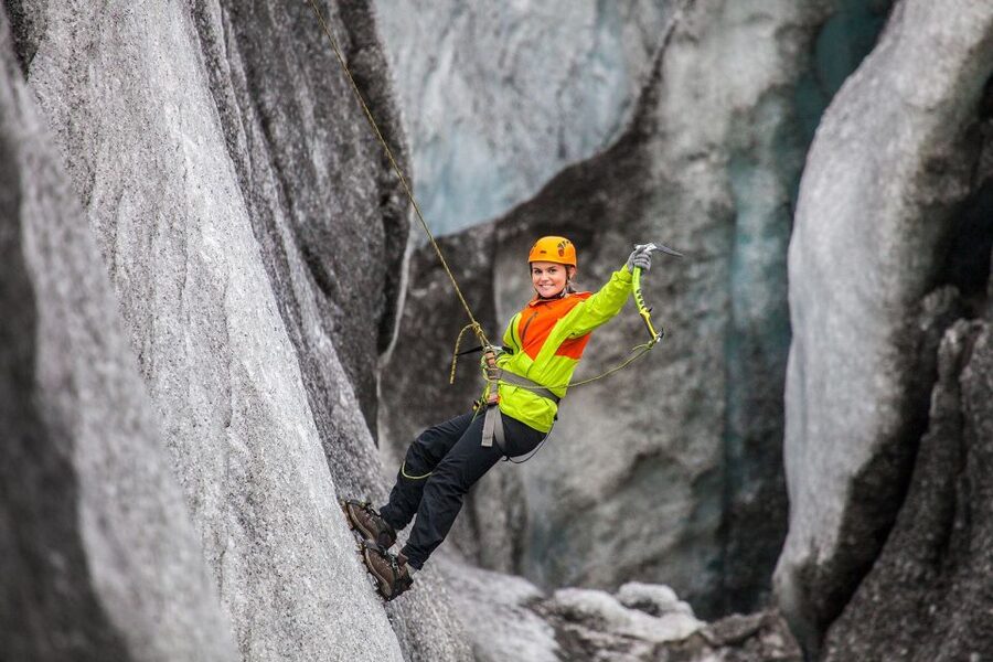 Skaftafell: Glacier Hike and Ice Climbing Guided Experience - Hiking onto Falljökull