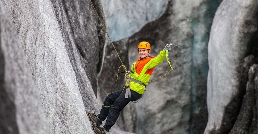 Skaftafell: Glacier Hike and Ice Climbing Guided Experience - Meeting your guide at Skaftafell