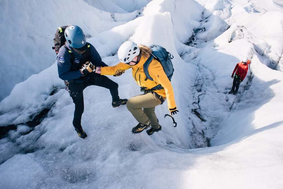 Skaftafell: Glacier Hike & Ice Climbing Adventure - Meeting the Guide at Skaftafell