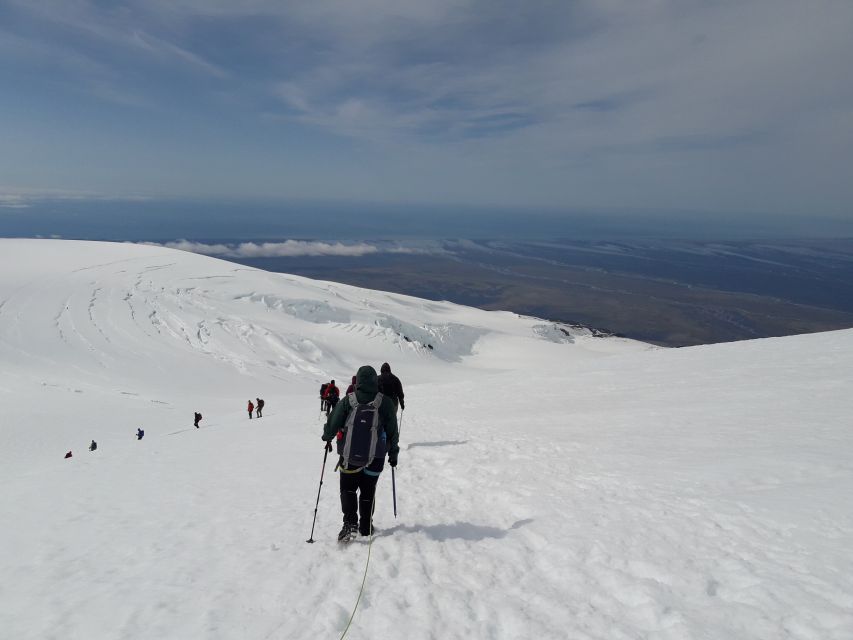 Skaftafell: Hvannadalshnjúkur Glacier Guided Hike - The first hours on gravel, rock, and snow