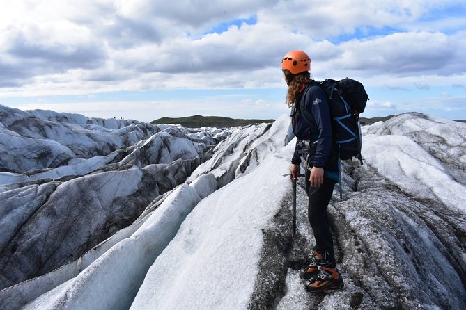 Skaftafell Ice Caving & Glacier Hike - Guides, group size, and the pace of the day